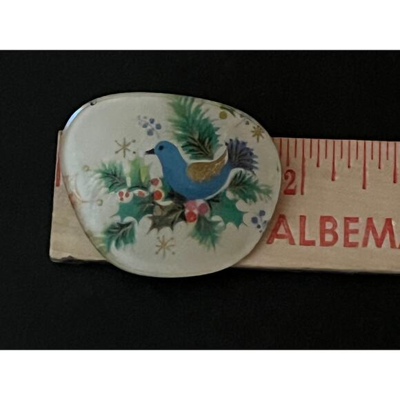 Vintage Holiday Brooch Pin. Blue Bird. Holly Pine. Round - Picture 3 of 4